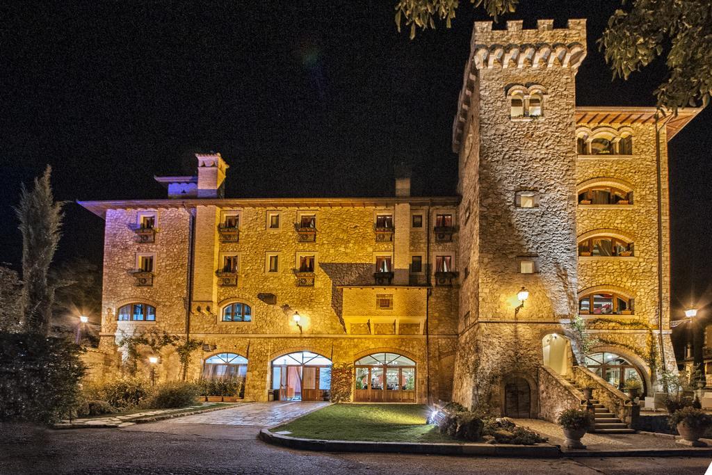 Le Gole Ristorante & Resort Celano Exteriör bild