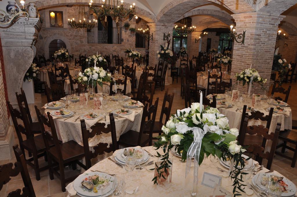 Le Gole Ristorante & Resort Celano Exteriör bild