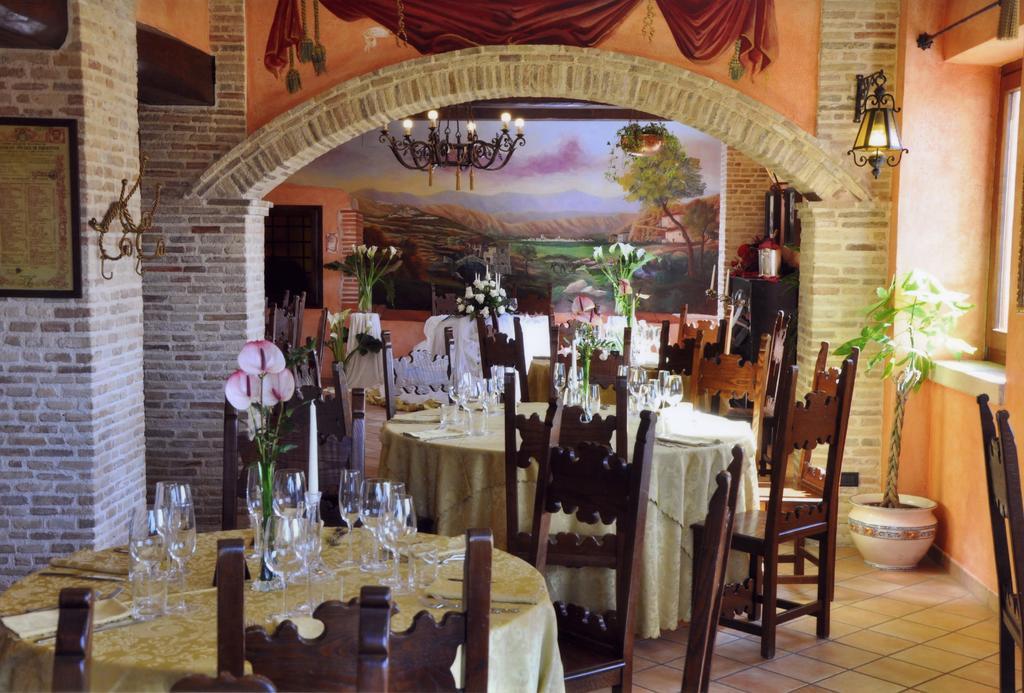 Le Gole Ristorante & Resort Celano Exteriör bild