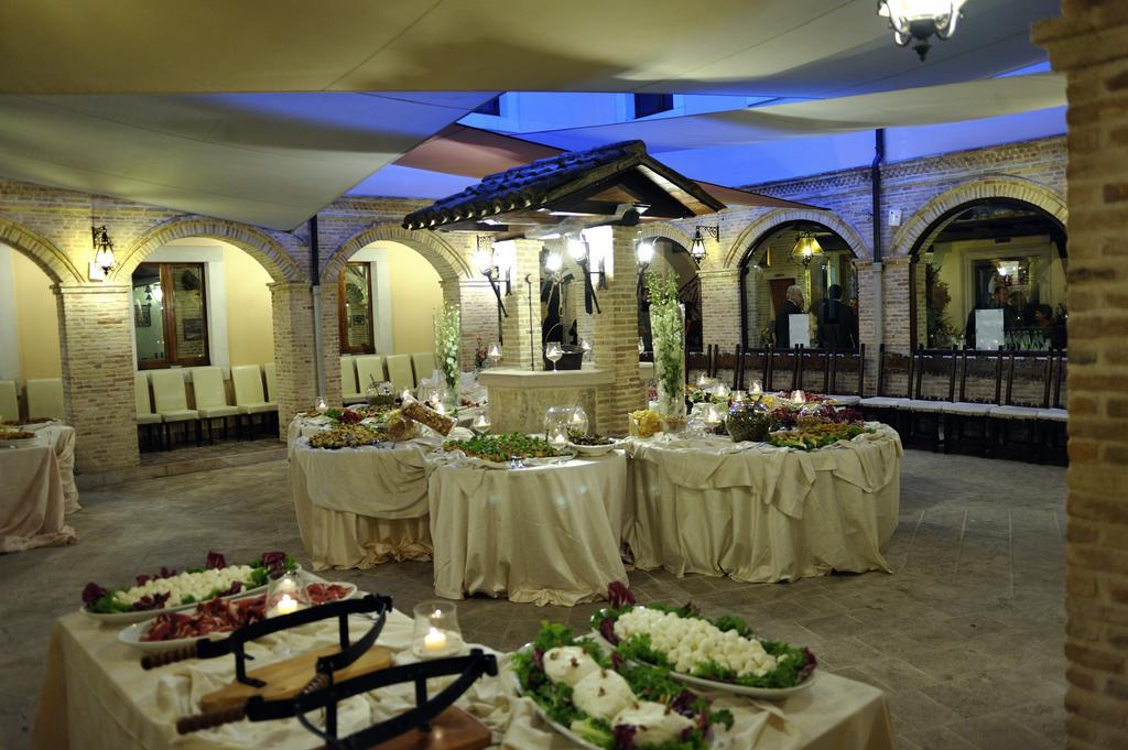 Le Gole Ristorante & Resort Celano Exteriör bild