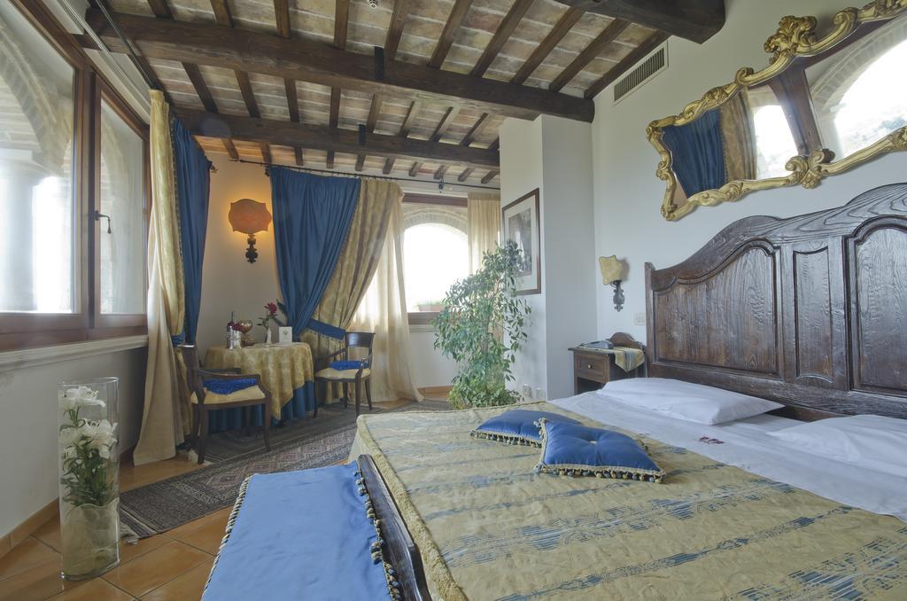 Le Gole Ristorante & Resort Celano Exteriör bild